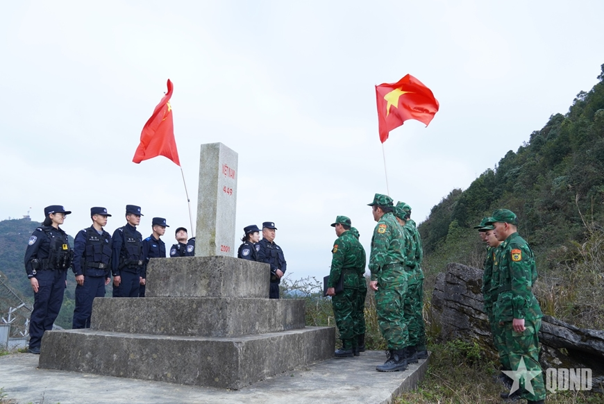 Joint patrol conducted to protect shared Vietnam - China border